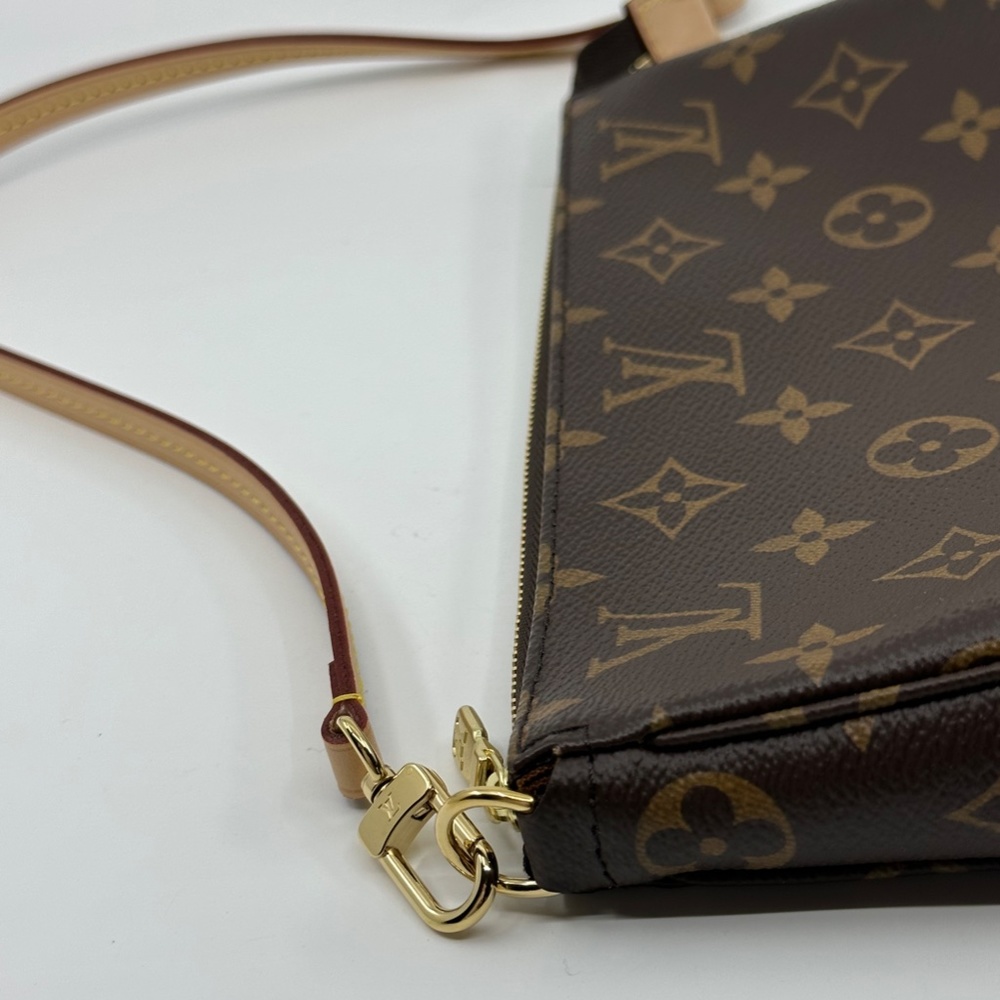 NEW AUTHENTIC LOUIS VUITTON POCHETTE - Picture 4 of 6